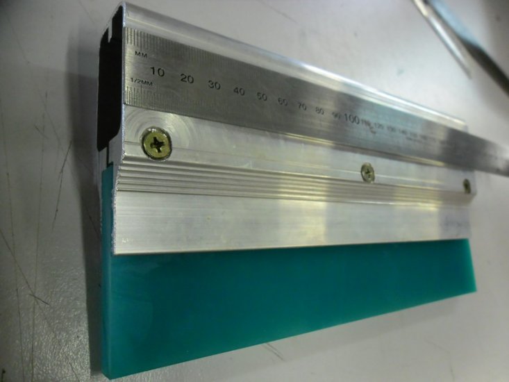 Aluminium Handle with 60mmx9mm 75 Shore Square Squeegee